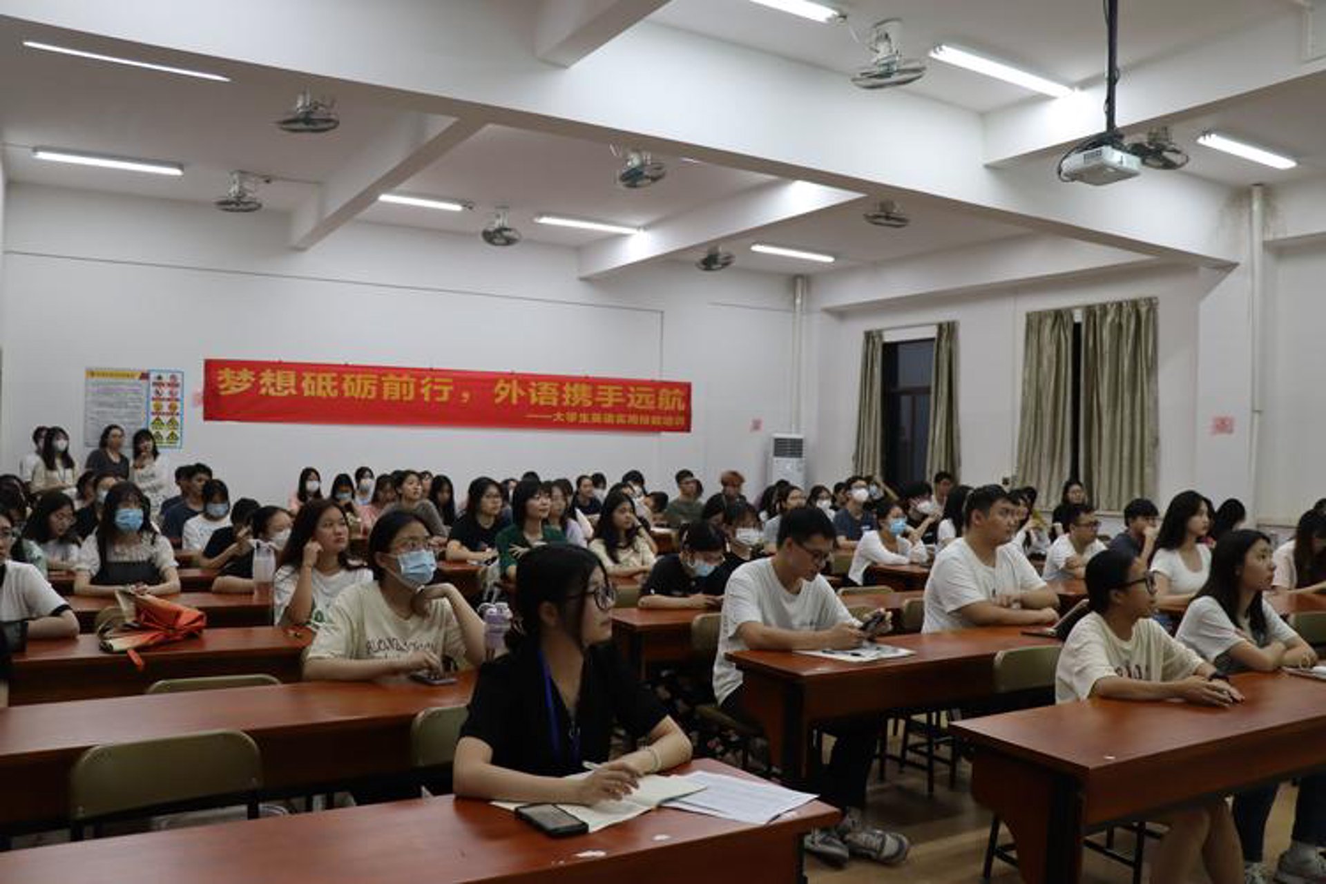 网校搭建：构建知识的桥梁